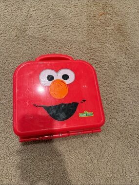 Sesame Street Elmo Red Plastic Carry Case